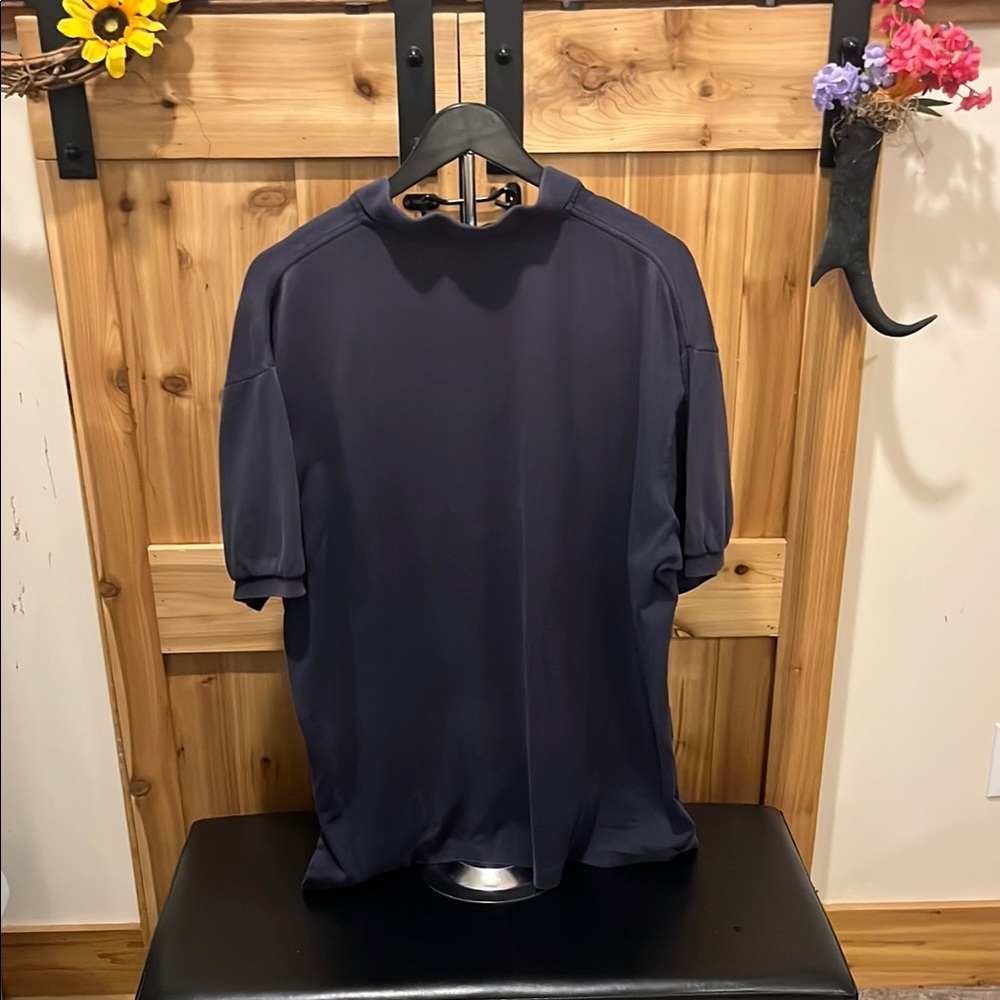Polo by Ralph Lauren Men's Dark Blue Polo with Red Emblem - Picture 5 of 7